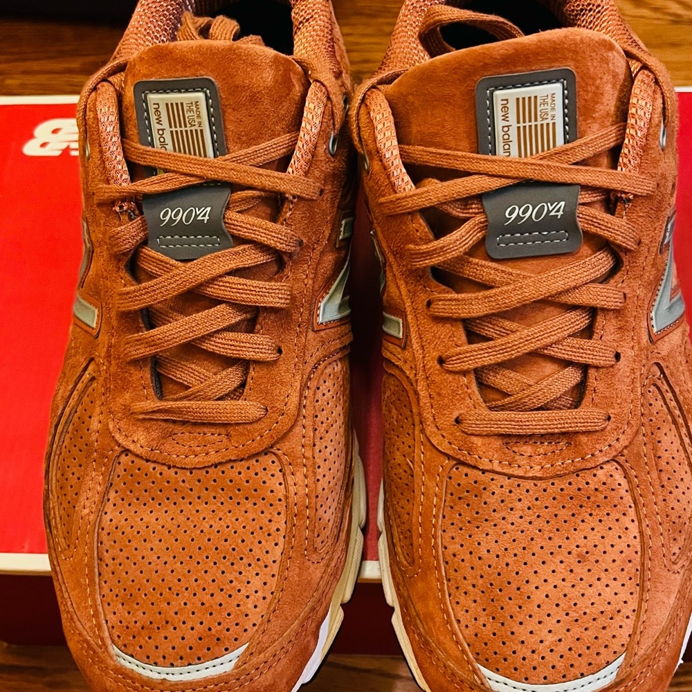 New Balance Men's 990v4 Rust Sneakers